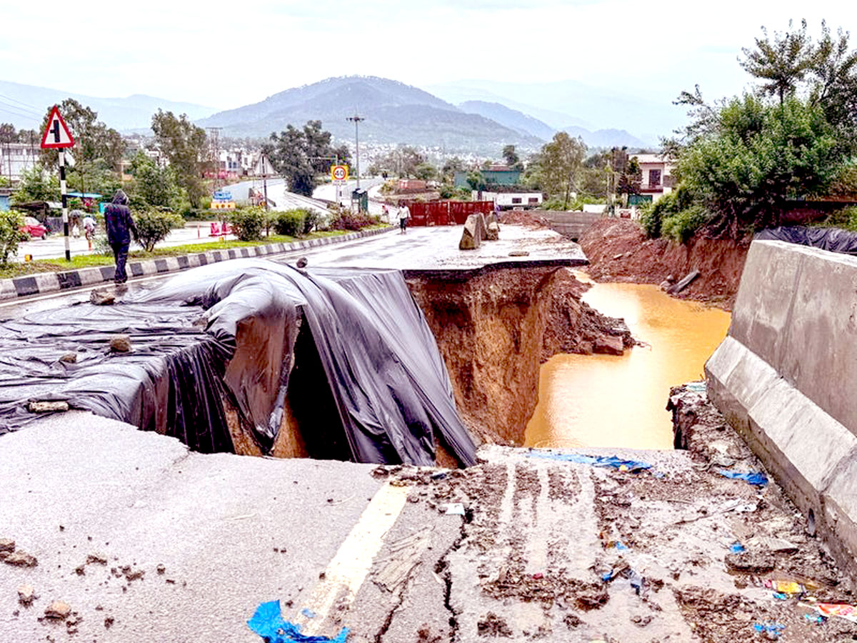 Jammu-Kashmir highway closed for fourth day at many places due to landslides.